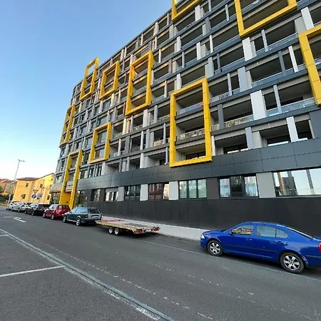 Vit - Free Parking - O2 Arena Praga