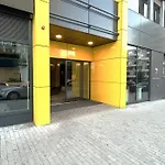 Vit - Free Parking - O2 Arena براغ