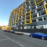 Vit - Free Parking - O2 Arena براغ