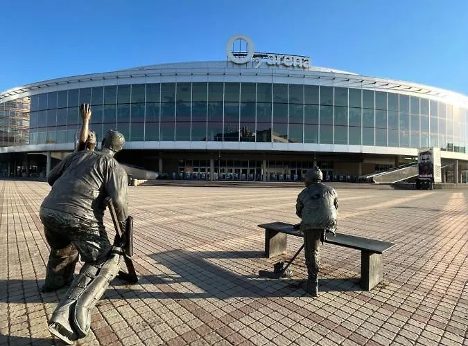Vit - Free Parking - O2 Arena