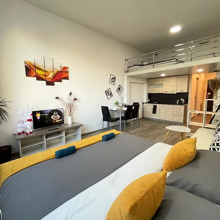 Vit - Free Parking - O2 Arena Apartmán
